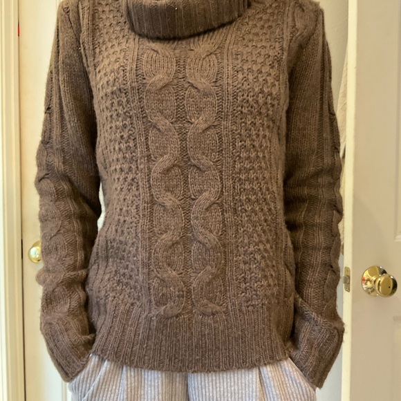 XXI Cable-knit Turtleneck Sweater, Brown, Size Medium - Picture 6 of 8